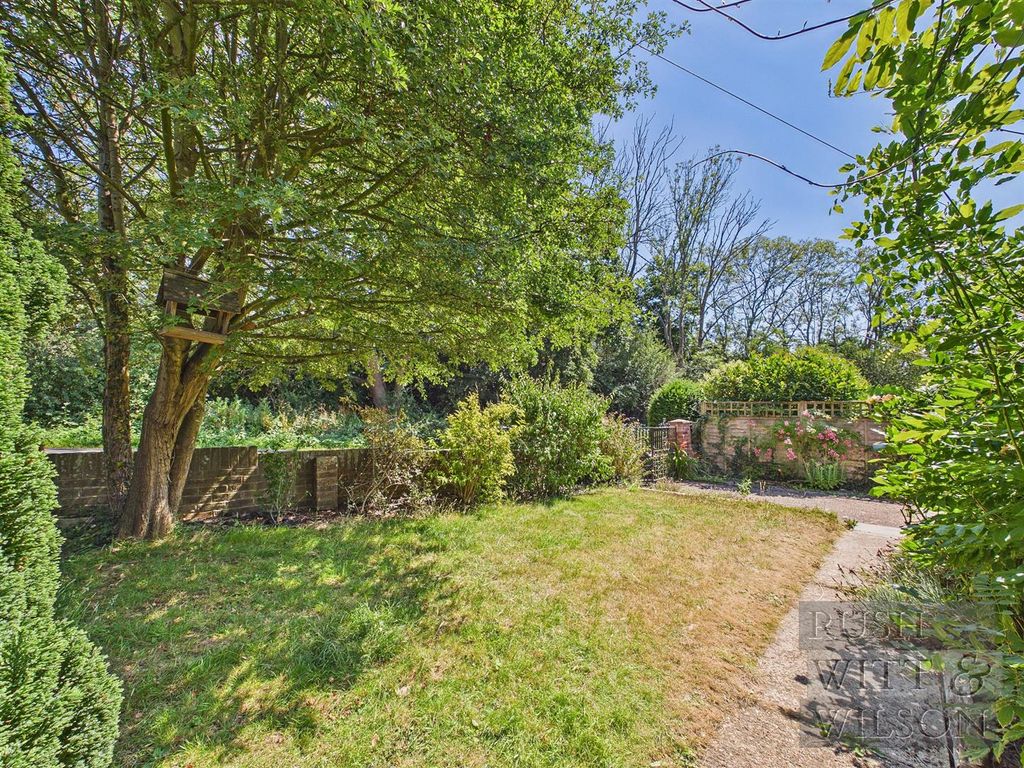 Property photo 2 of 26