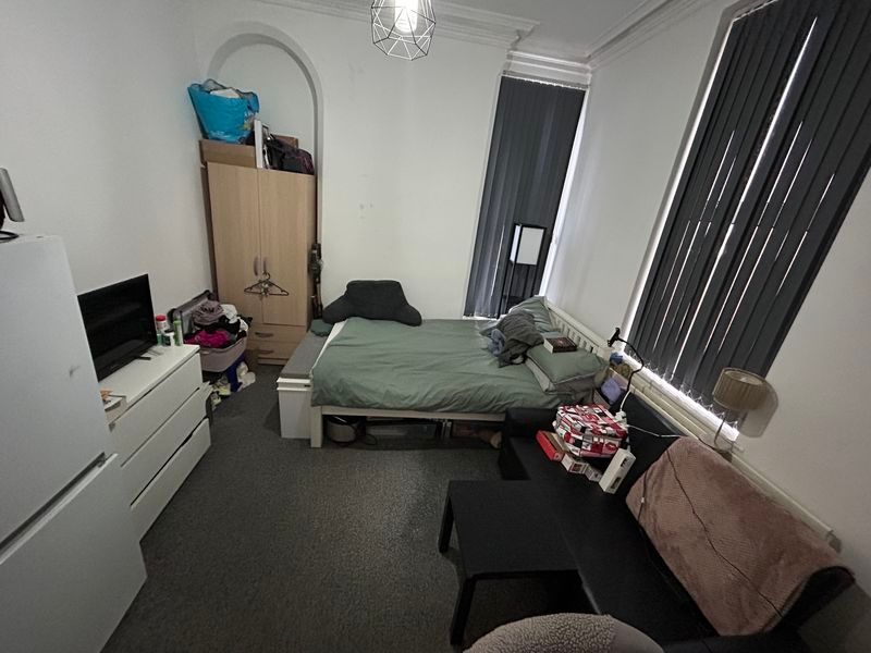 Property photo 1 of 7 Photo 7