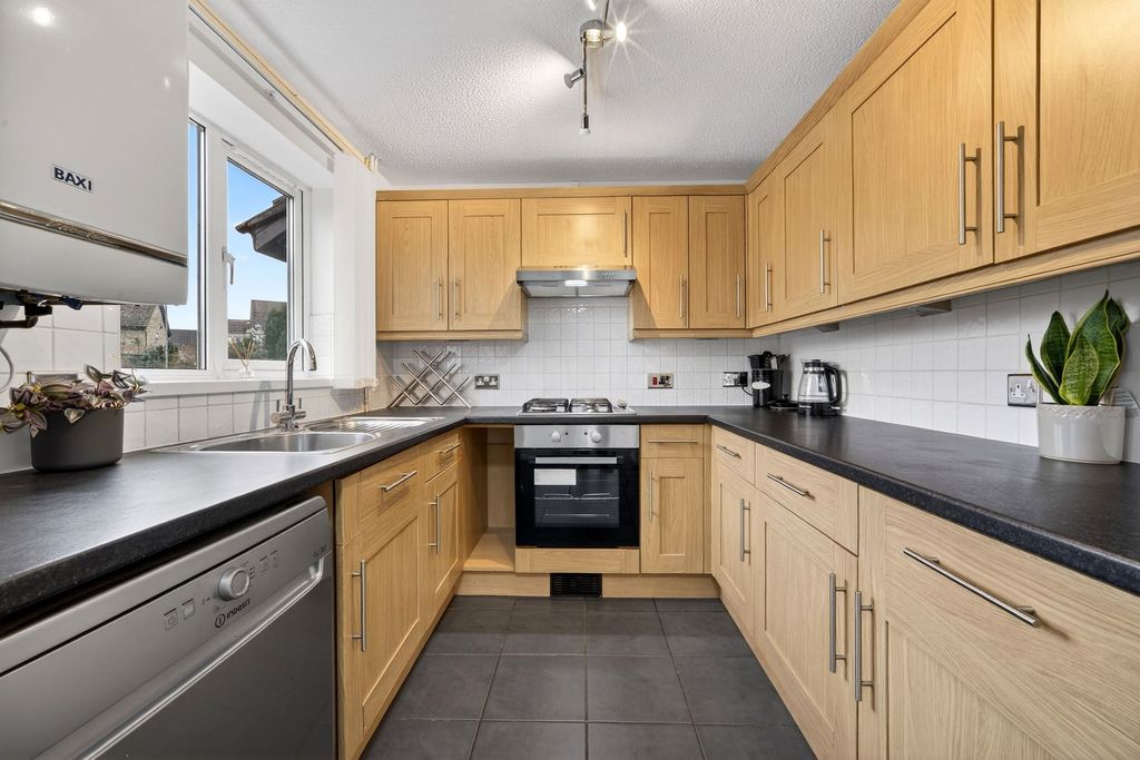 Property photo 3 of 43