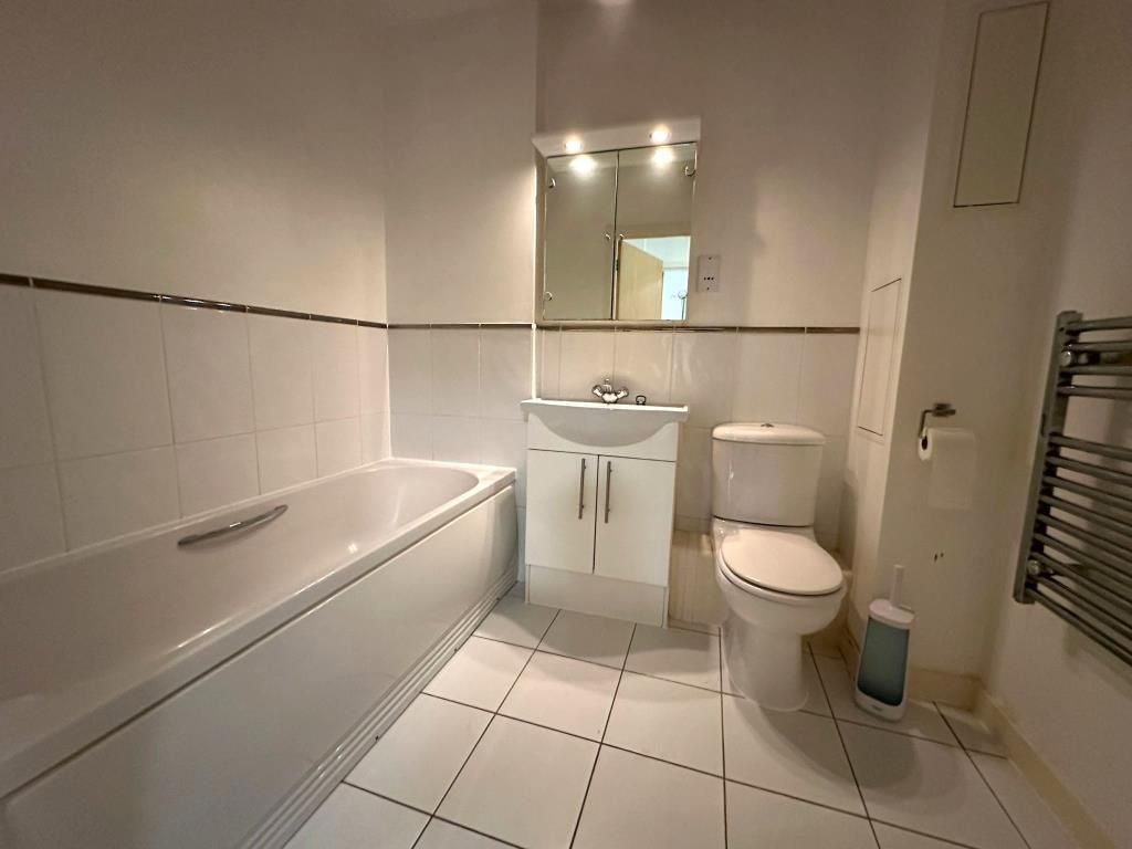 Property photo 3 of 8 Bathroom