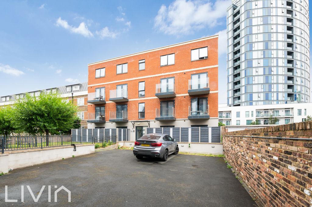 Property photo 1 of 10 1