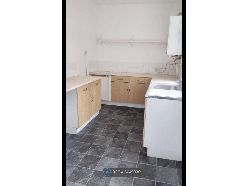 Property photo 3 of 5 Kitchen
