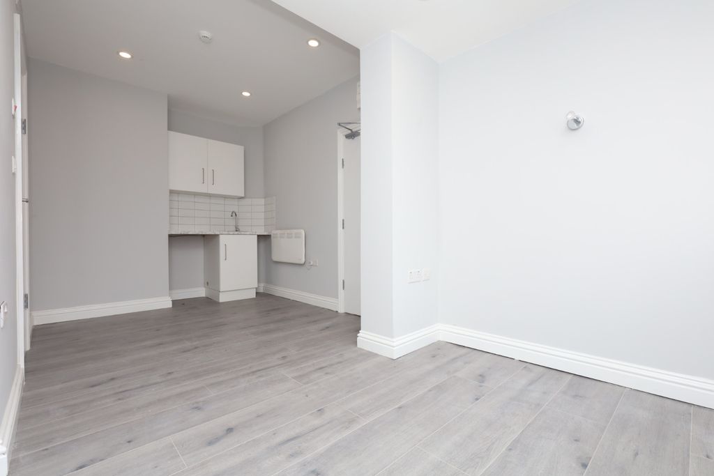 Property photo 2 of 3