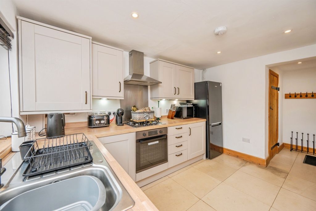 Property photo 3 of 32