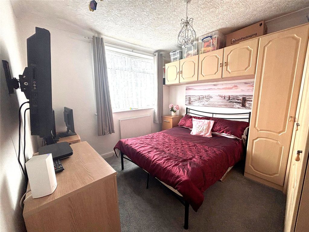 Property photo 3 of 19 Bedroom