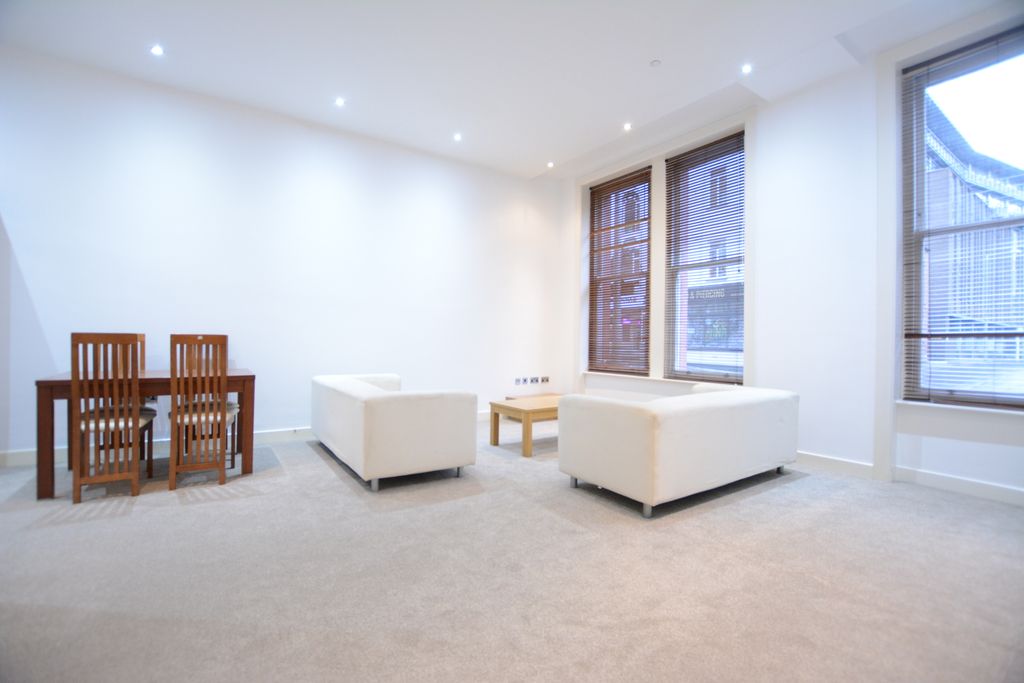 Property photo 2 of 7 Lounge