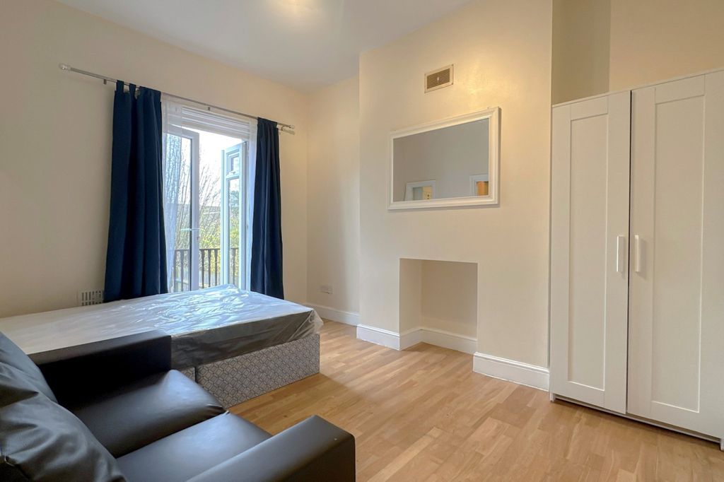 Property photo 3 of 14 Picture No. 16