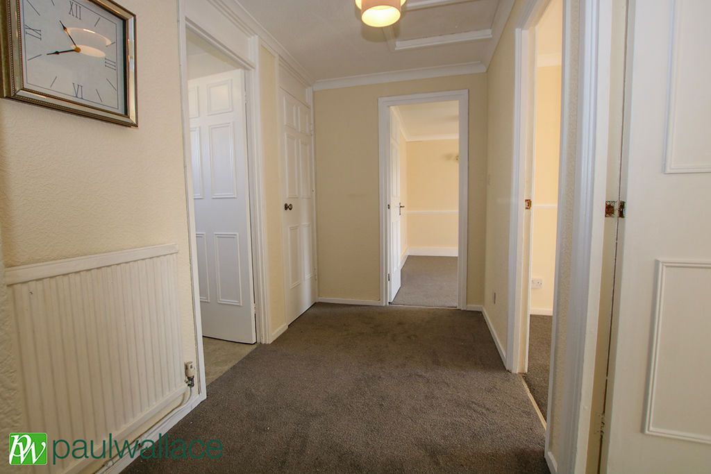 Property photo 2 of 8 Hallway
