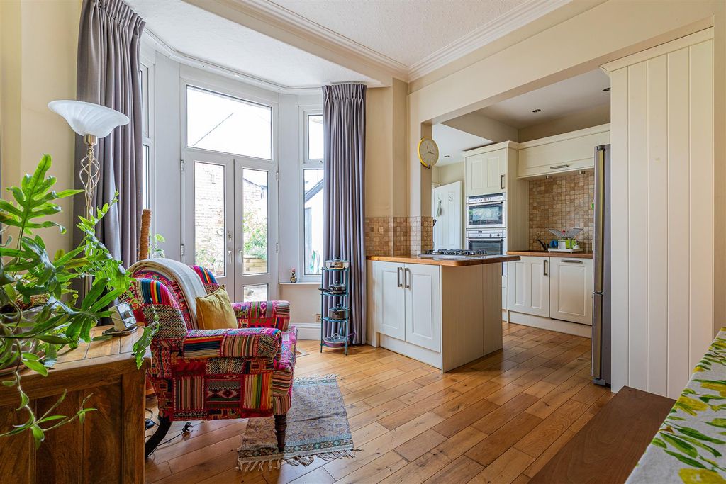 Property photo 2 of 24 Amesbury Road 47-9.Jpg