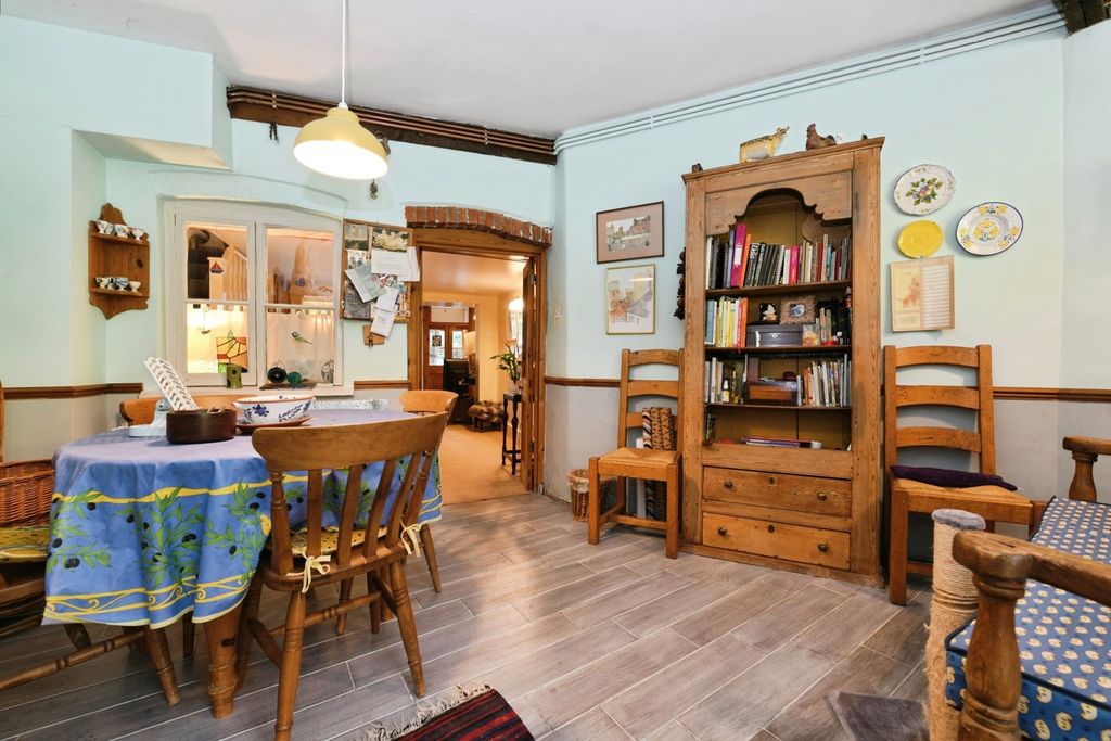 Property photo 3 of 18 Pbox-Img.Jpg
