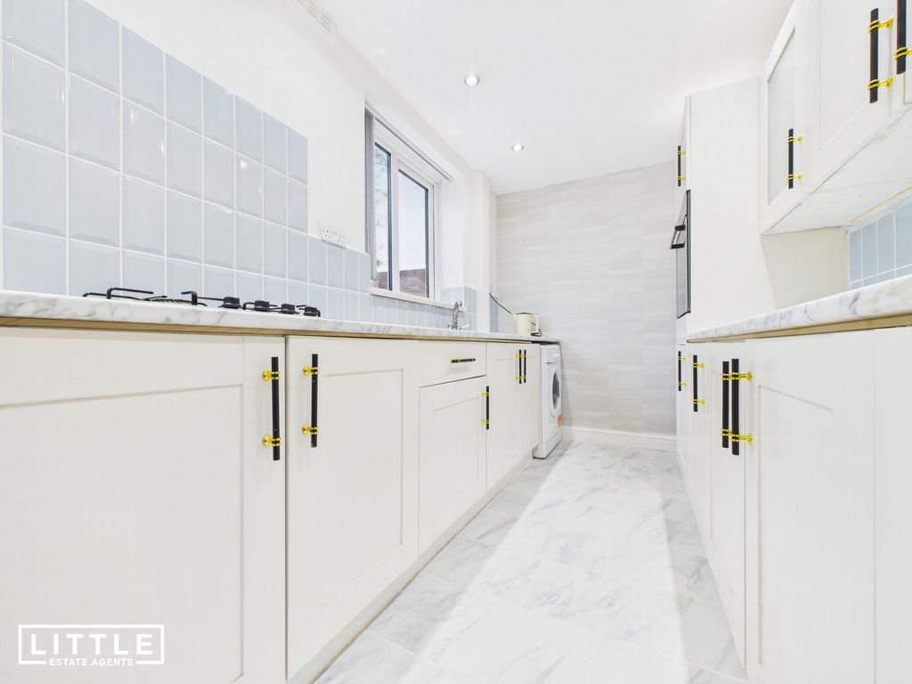 Property photo 2 of 27 Photo 12