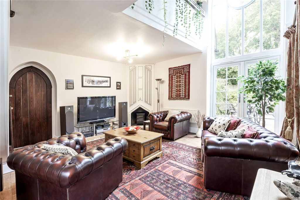 Property photo 2 of 32 Picture No. 50