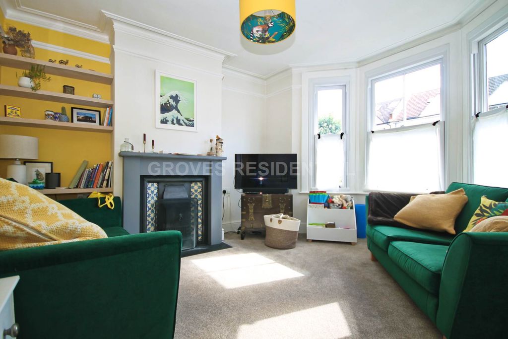 Property photo 2 of 13