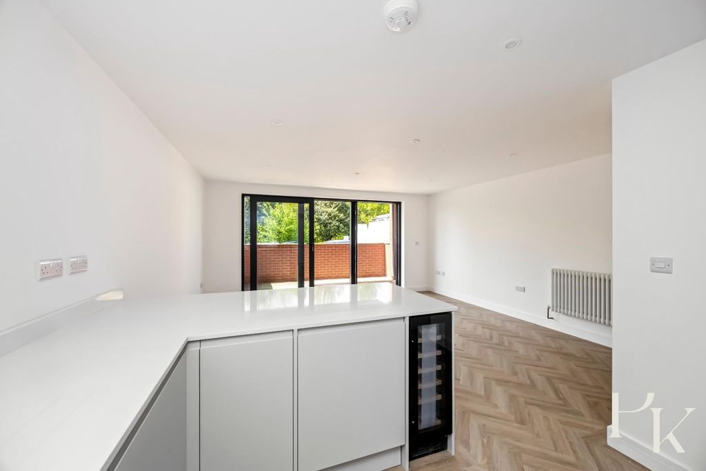 Property photo 3 of 18 201-006.Jpg