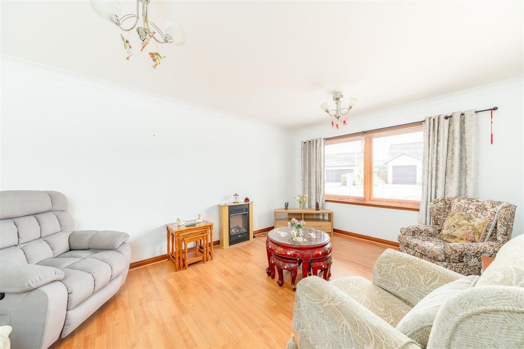 Property photo 3 of 15 3_Spa_Well_Drive-03.Jpg