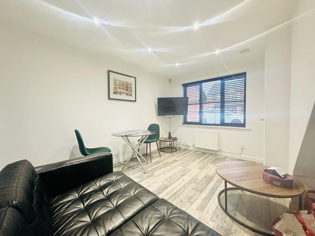 Property photo 3 of 7 Living Room