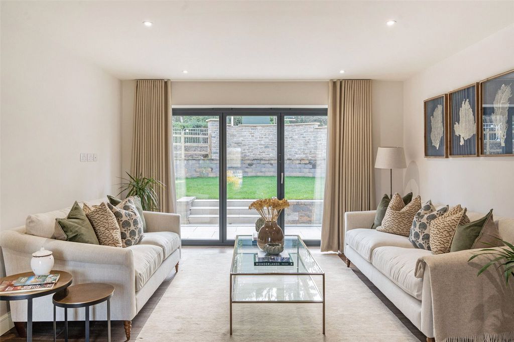 Property photo 3 of 17 Drawing Room