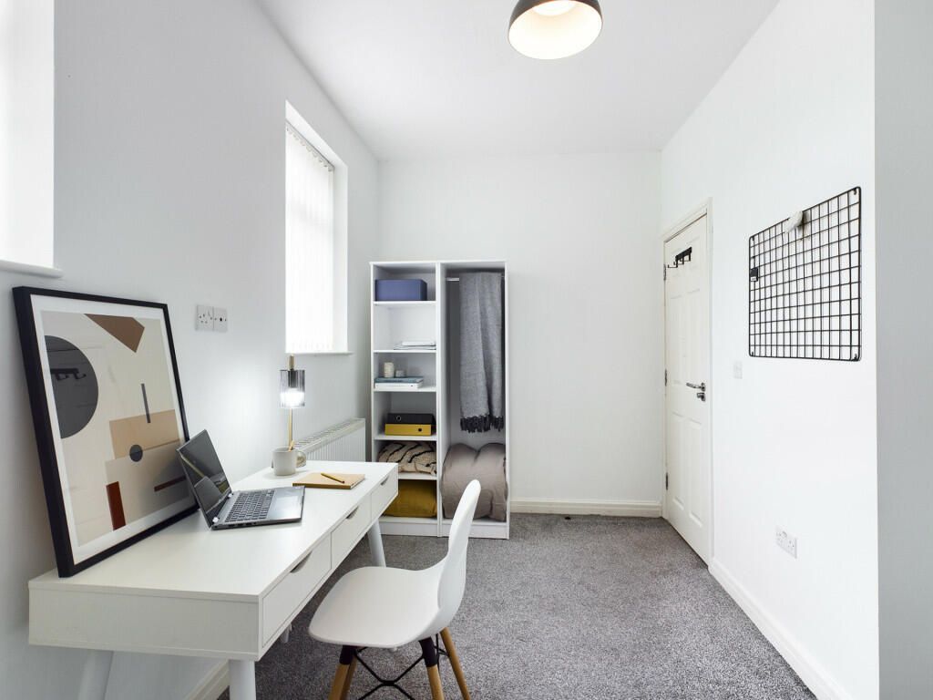 Property photo 2 of 8