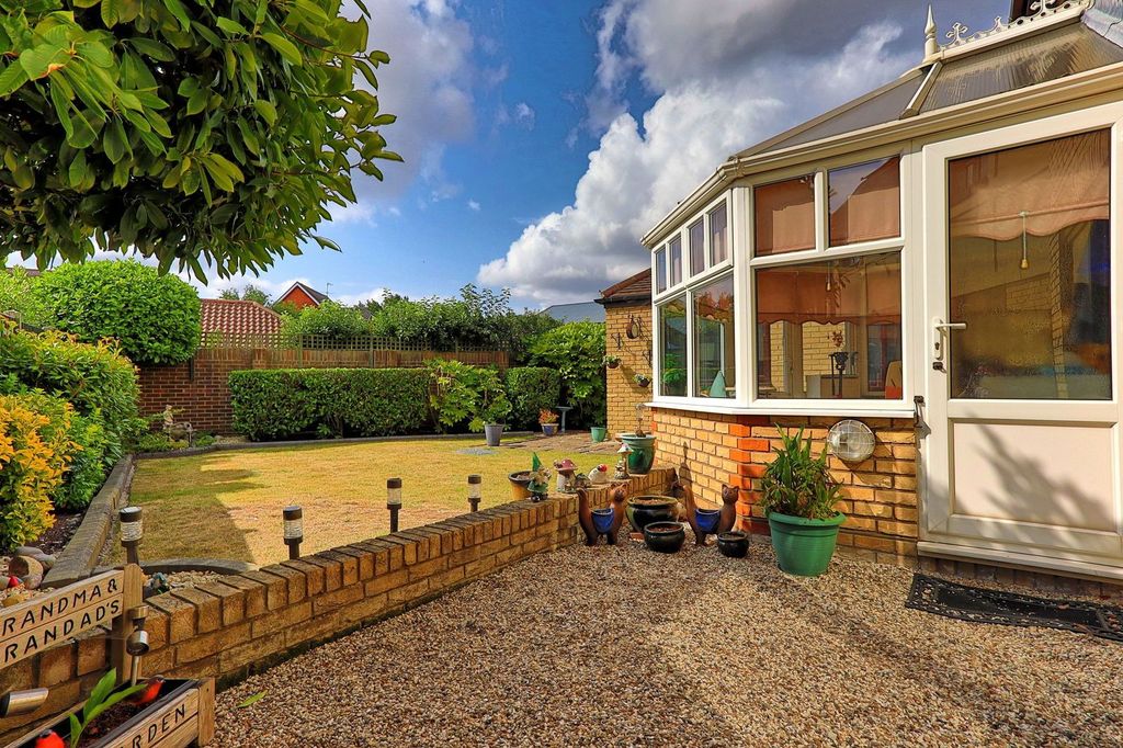 Property photo 2 of 26