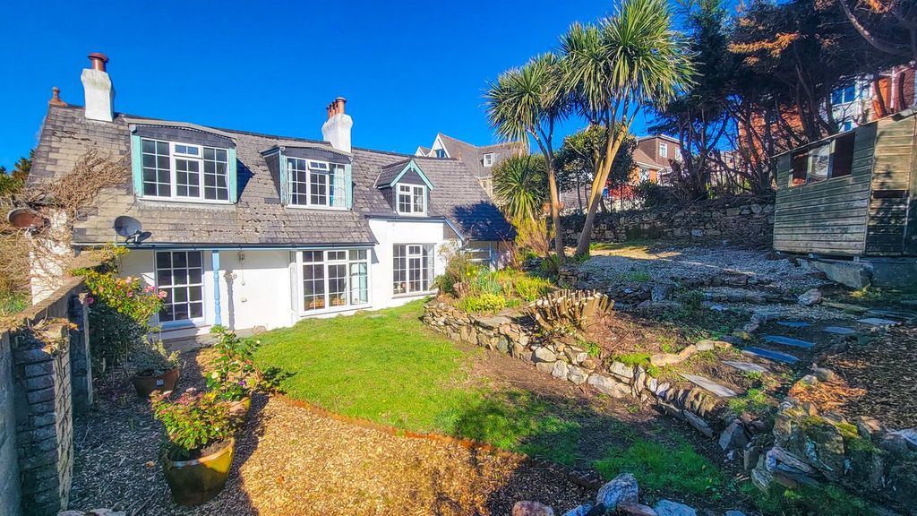 Property photo 1 of 12