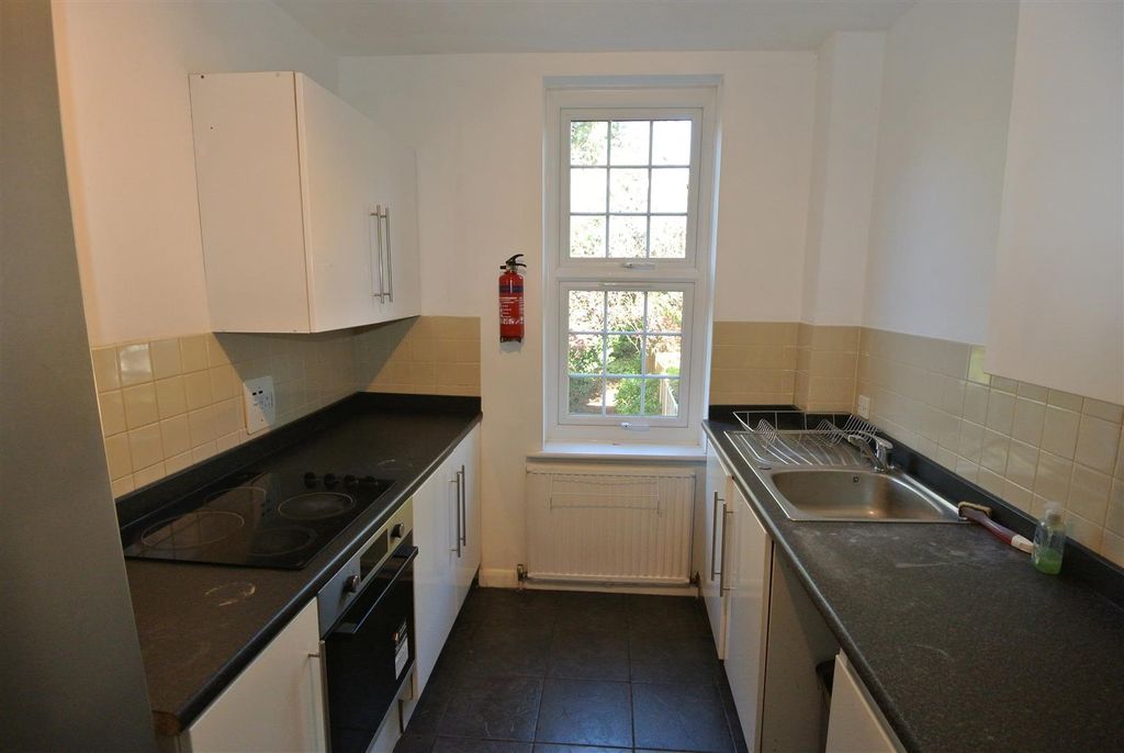 Property photo 3 of 17 Kitchen - Copy.Jpg