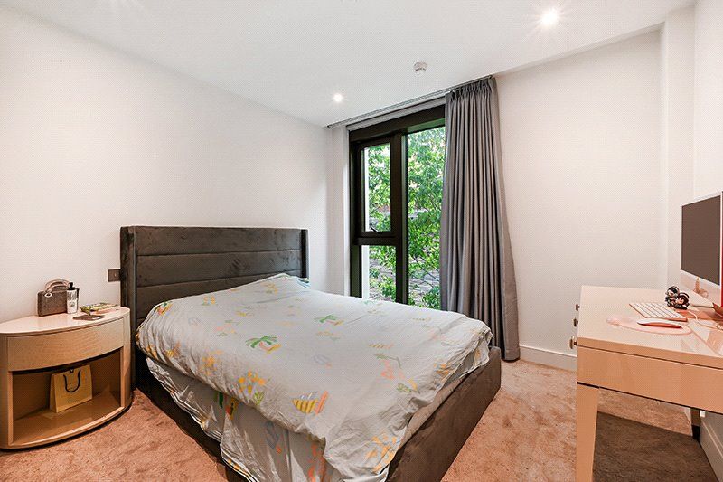 Property photo 3 of 9 Darwin House