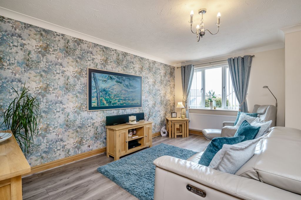 Property photo 2 of 41