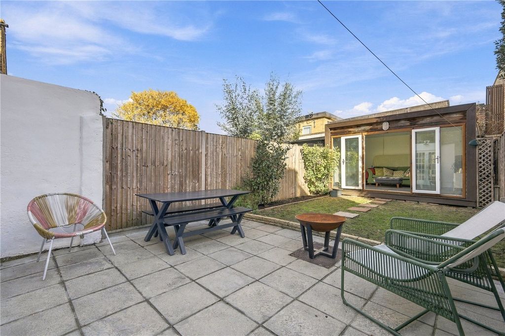 Property photo 2 of 15 Picture No. 22