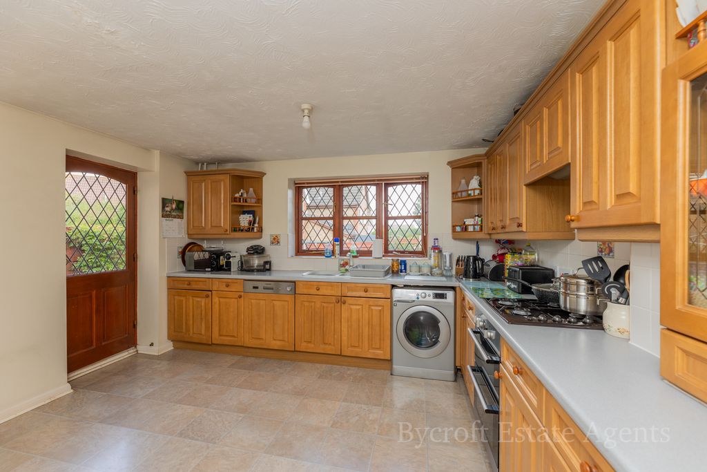 Property photo 3 of 16