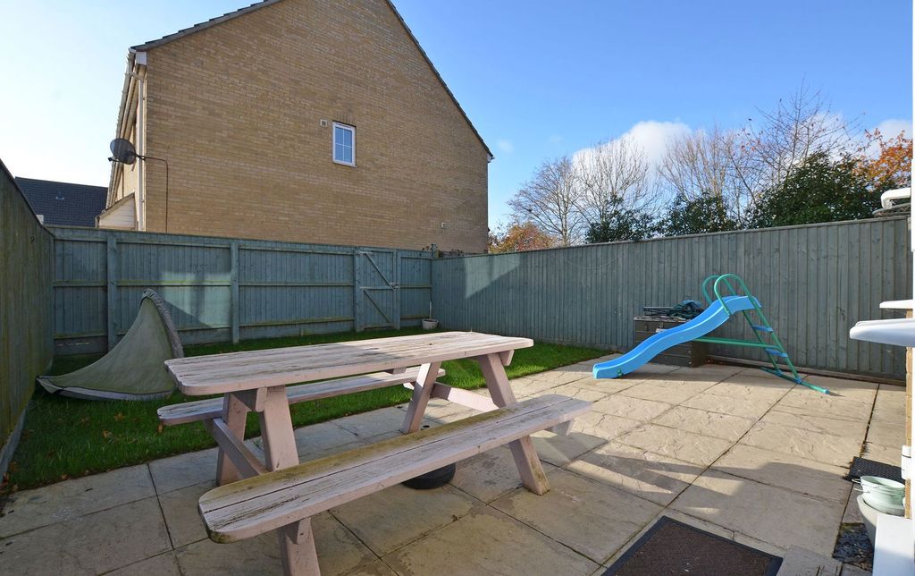 Property photo 3 of 12