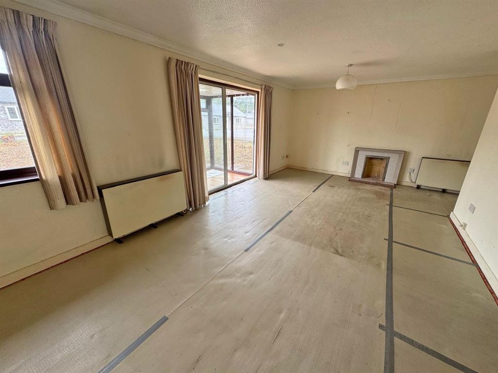 Property photo 3 of 8 Living Room