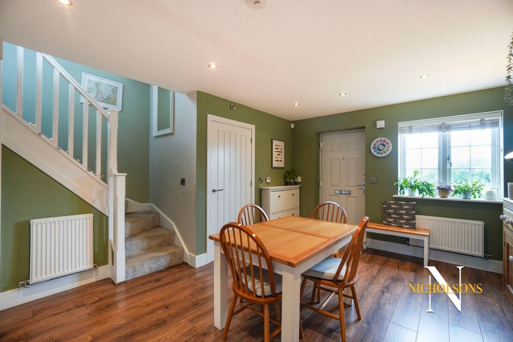 Property photo 3 of 18 4384745