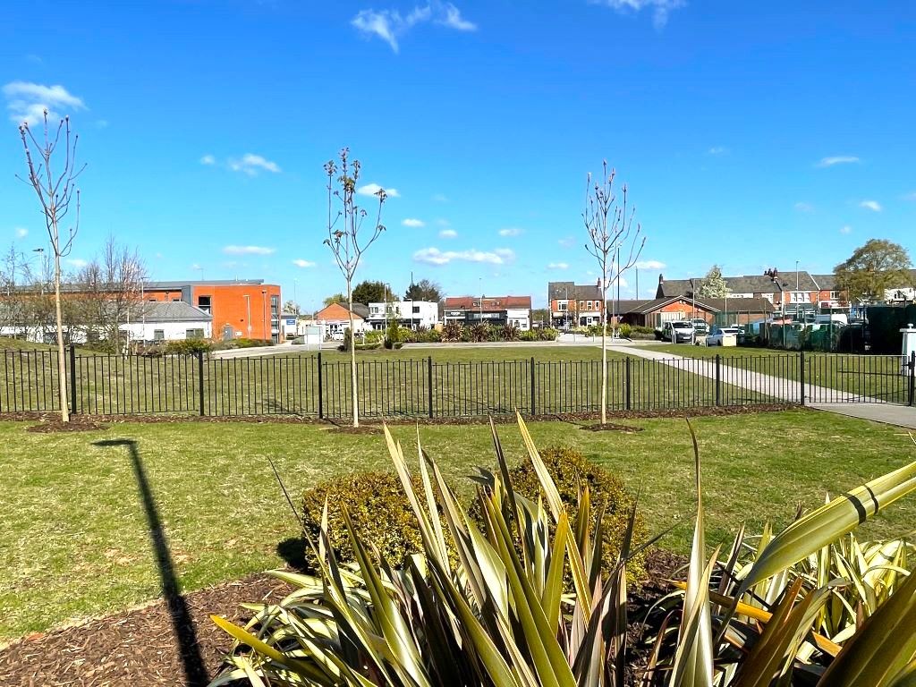 Property photo 2 of 21