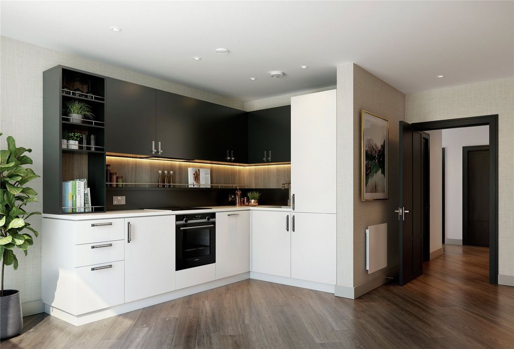 Property photo 3 of 11 Kitchen