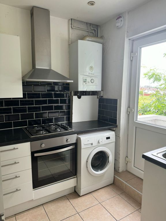 Property photo 3 of 6 Gallery