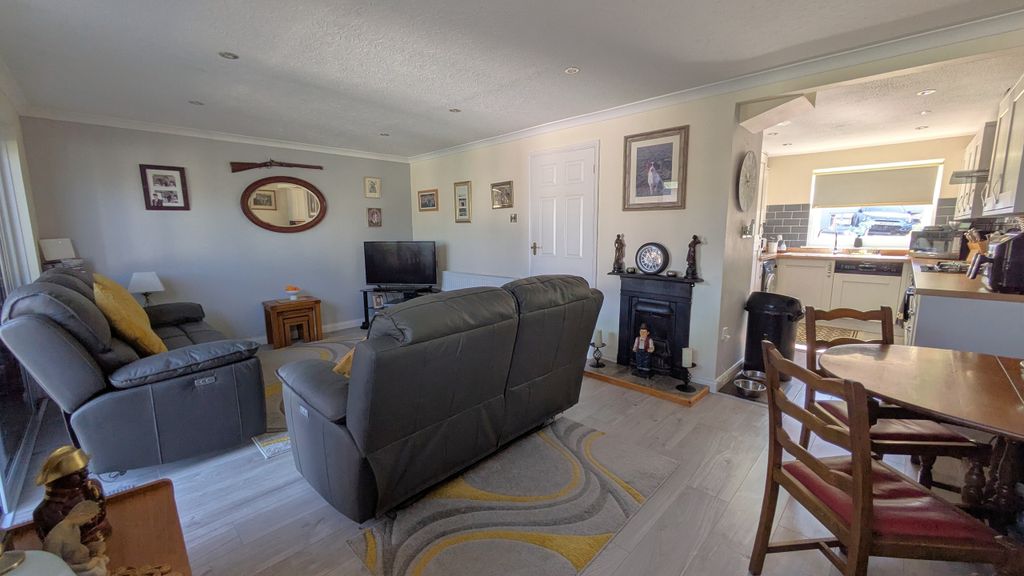 Property photo 3 of 25 Open Plan