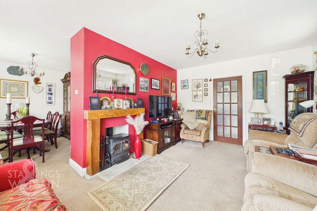 Property photo 3 of 27