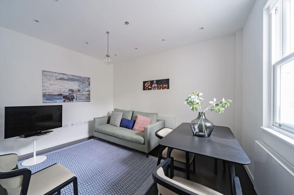 Property photo 3 of 12 Photo 7