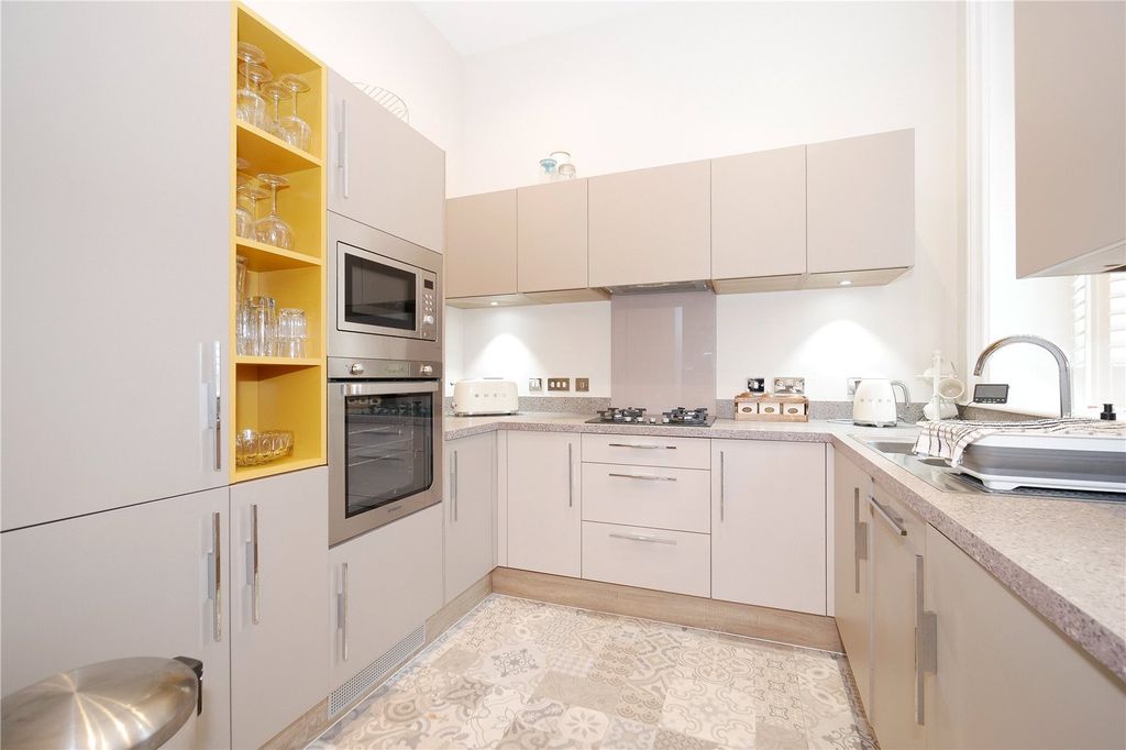 Property photo 3 of 14 Picture No. 01