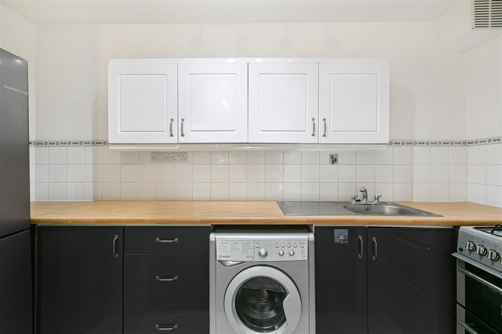 Property photo 2 of 9 17_82876.Jpg
