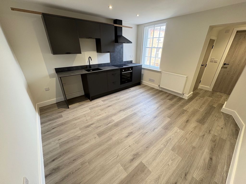 Property photo 2 of 8 Image