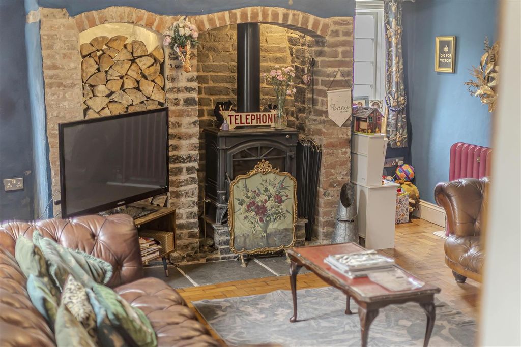 Property photo 3 of 55 Sitting Room