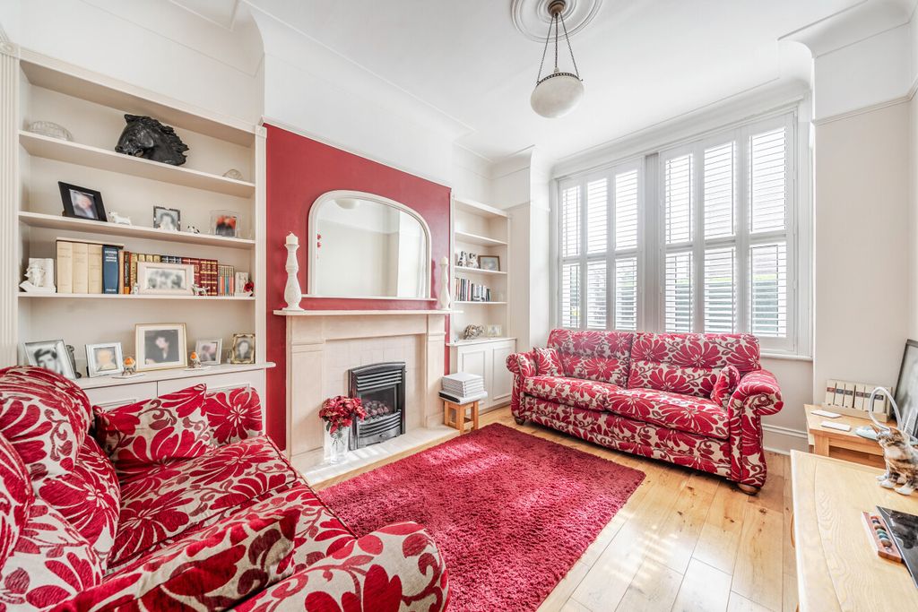 Property photo 3 of 13 1441744-10-69E0Ab...