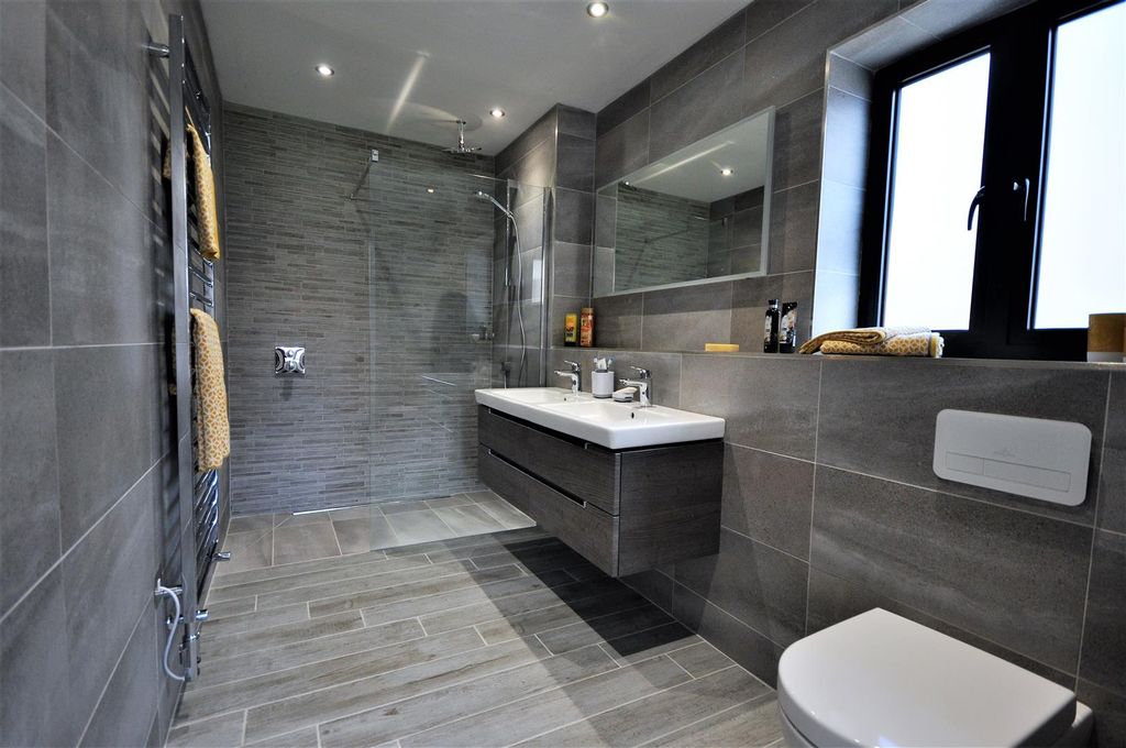 Additional image 7 of 8 bed flat for saleClifton View, Green Lane, Clifton, York YO30