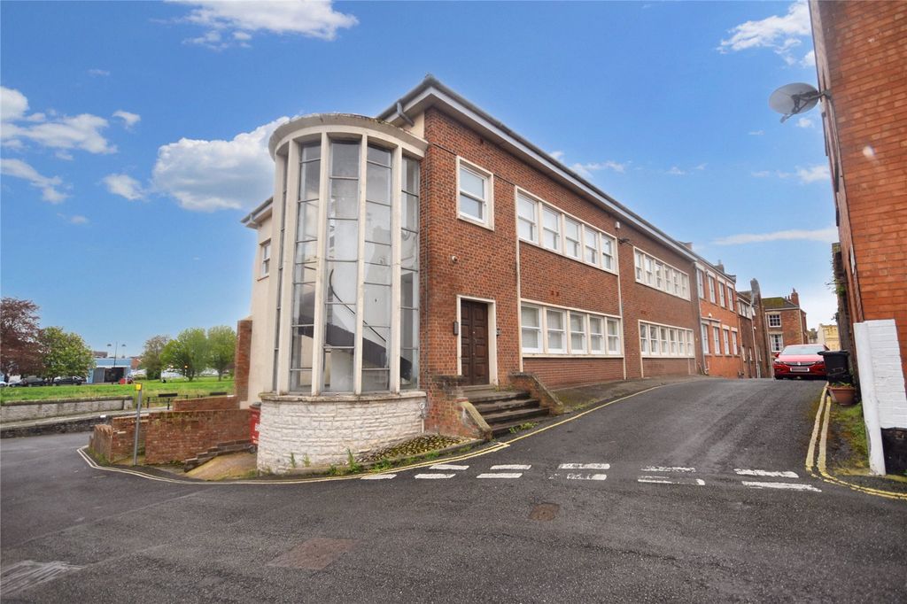 Property photo 1 of 6 Bond Street