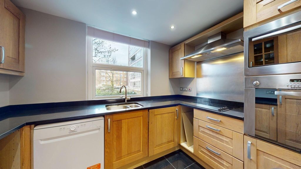 Property photo 2 of 28 Kitchen