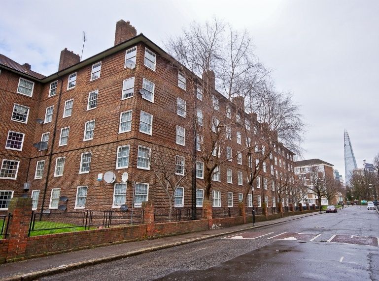 Property photo 1 of 1 A Well Presented Two Double Bedroom Flat Located On The First Floor Of A Purpose Built Block Situated Within A Short Walk To London Bridge, Borough And Elephant &amp; Castle Tube Stations Offering Easy Access Into Central London.