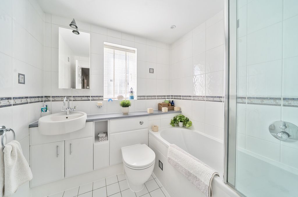 Property photo 3 of 26 1316000-7-68654c5...