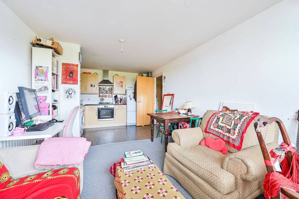 Property photo 3 of 8