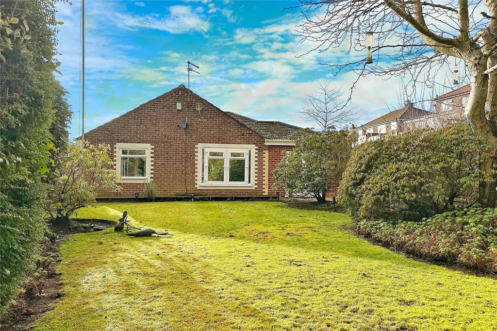 Property photo 3 of 28 Garden